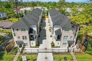 526 Janisch Rd in Houston, TX - Building Photo