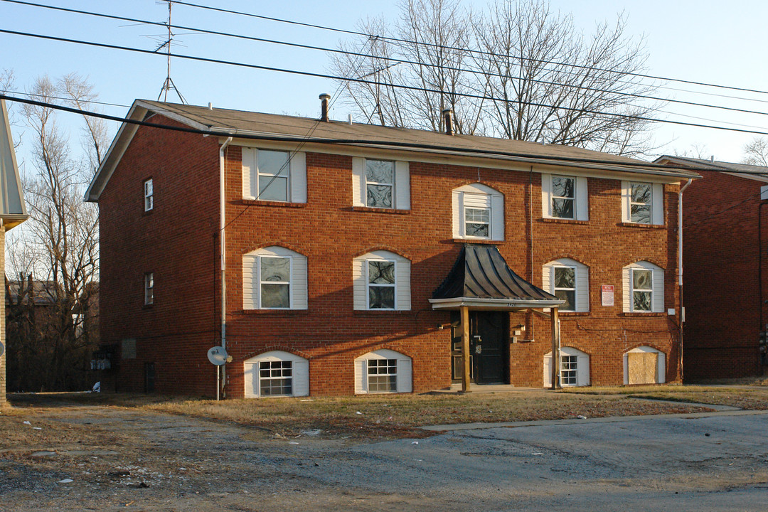 3421 Shanks Ln in Louisville, KY - Foto de edificio