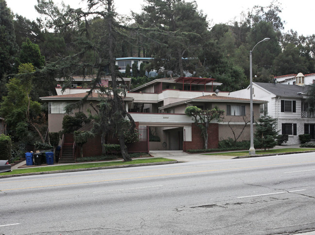 3800 Los Feliz Blvd in Los Angeles, CA - Foto de edificio - Building Photo