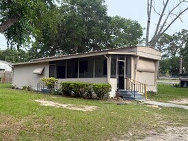 9920 SE 119th Ln in Belleview, FL - Building Photo