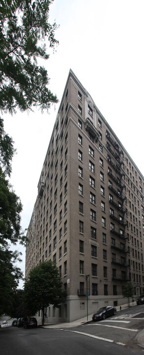 640 Riverside Dr in New York, NY - Building Photo