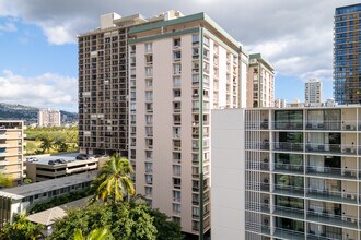 The Palms in Honolulu, HI - Building Photo - Building Photo