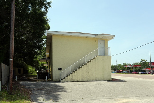 150 N John Sims Pky in Valparaiso, FL - Foto de edificio - Building Photo