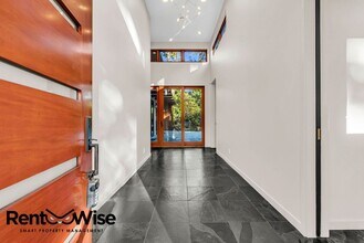 1930 Edgewood Dr in Palo Alto, CA - Building Photo - Building Photo