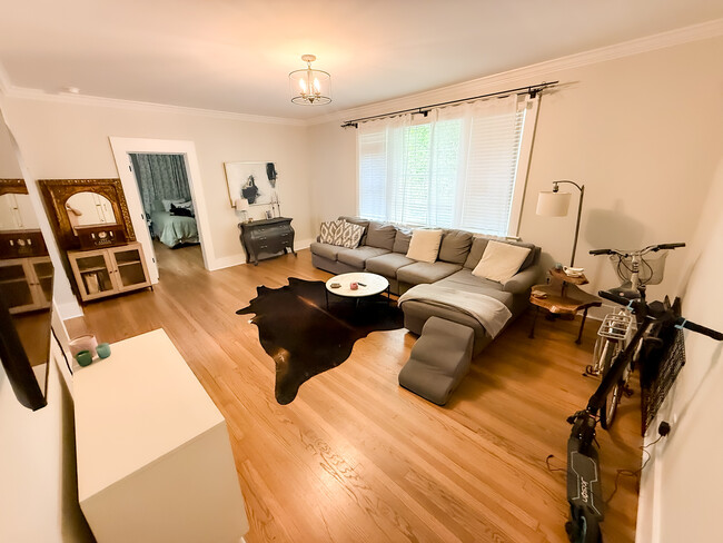 property at 3931 Clairmont Ave S