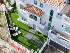 601 NE 11th Ave in Fort Lauderdale, FL - Building Photo