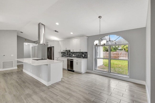 843 Azalea Dr, Unit 223 in Royal Palm Beach, FL - Building Photo - Building Photo