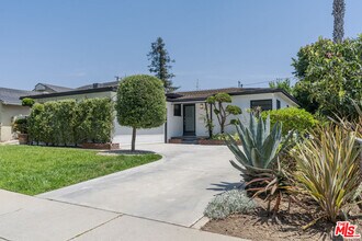 12800 Stanwood Dr in Los Angeles, CA - Building Photo - Building Photo
