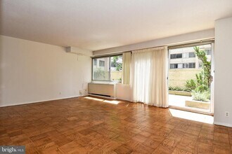 5500 Friendship Blvd in Chevy Chase, MD - Building Photo - Building Photo