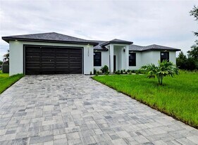 13404 Cedar City Ave in Port Charlotte, FL - Building Photo