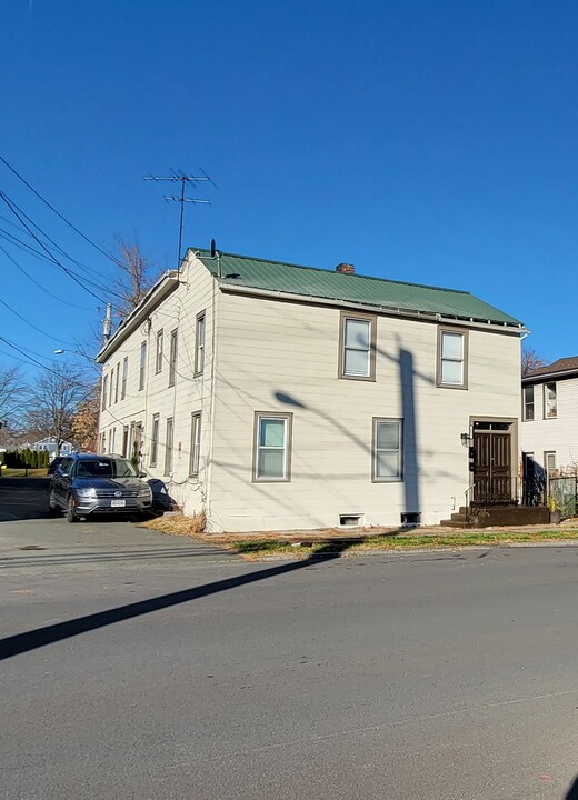 801 Broadway in Watervliet, NY - Building Photo