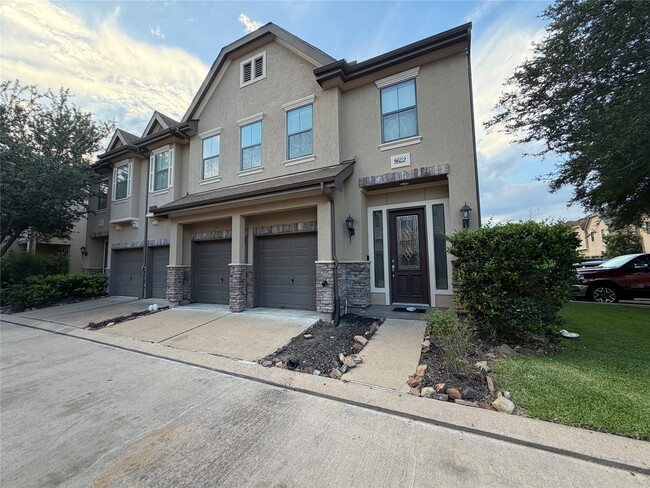 11602 Royal Oaks Crossing
