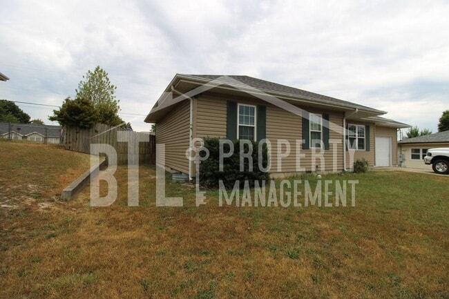 114 Rose Oneill Dr in Branson, MO - Building Photo - Building Photo