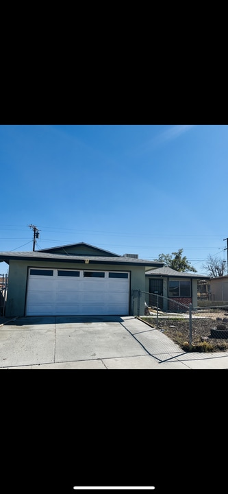 1716 Church St in Barstow, CA - Building Photo