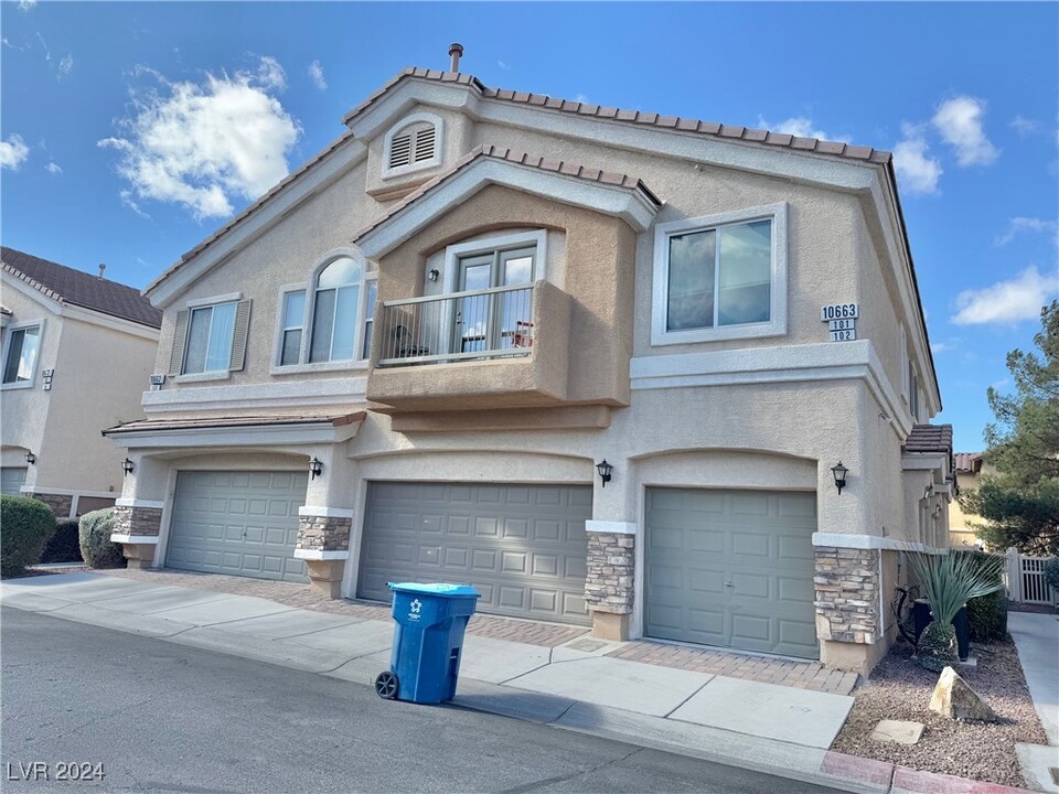 10663 Petricola St in Las Vegas, NV - Building Photo