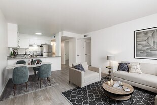 Elmington Park Flats in Nashville, TN - Building Photo