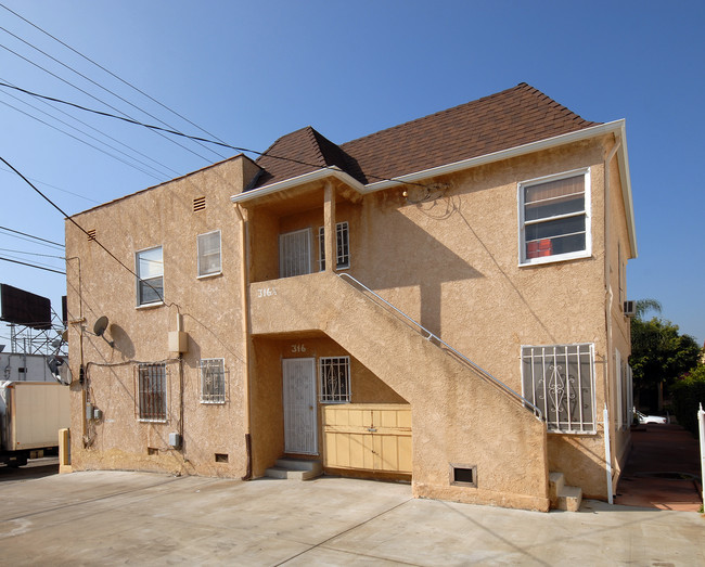 312 N Spaulding Ave in Los Angeles, CA - Foto de edificio - Building Photo