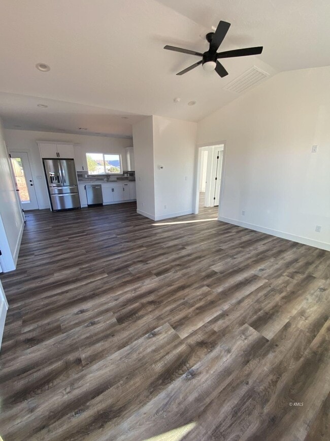 742 W Vance Dr in Kanab, UT - Building Photo - Building Photo