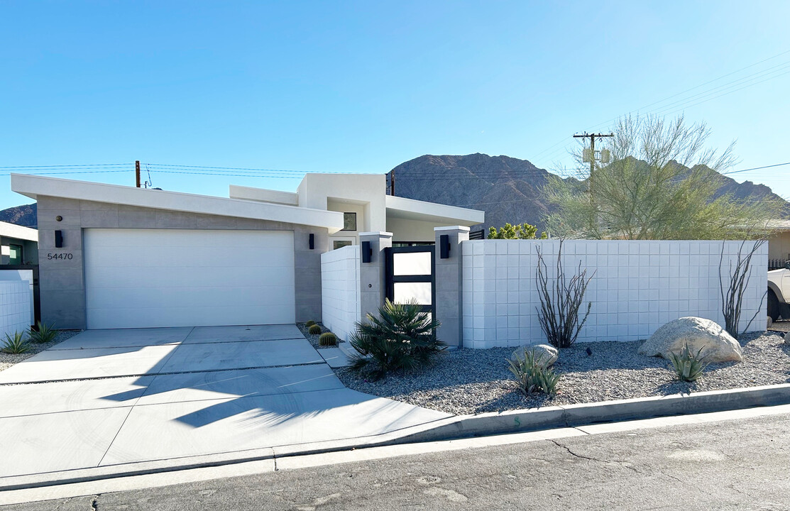 54470 Avenida Diaz in La Quinta, CA - Building Photo