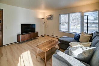 7203 Fortune Dr, Unit 1 in Middleton, WI - Foto de edificio - Building Photo