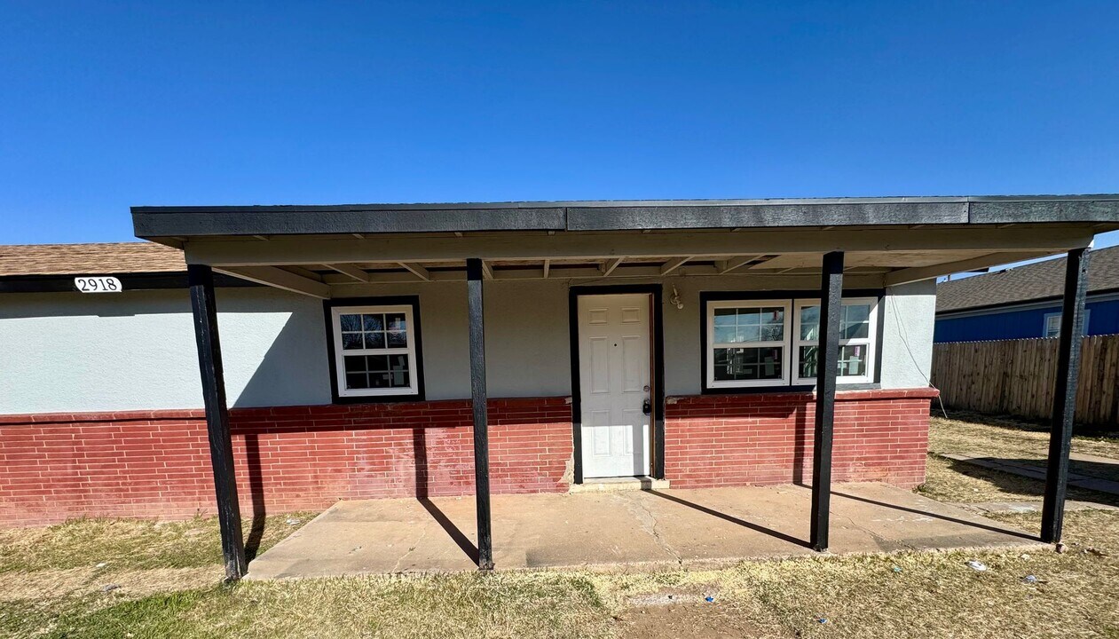 2918 Duke St in Lubbock, TX - Building Photo