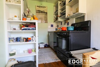 36 Linnaean St, Unit 15 in Cambridge, MA - Foto de edificio - Building Photo