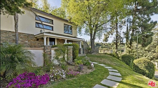 3441 White Rose Way in Los Angeles, CA - Building Photo - Building Photo