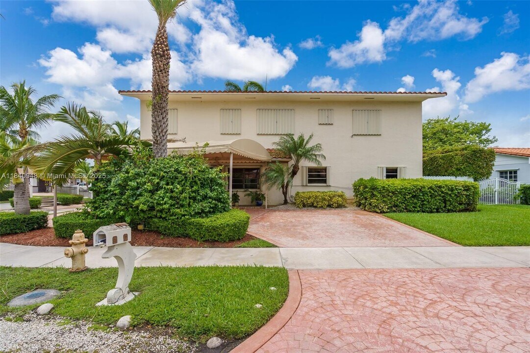 12845 SW 49th Terrace in Miami, FL - Building Photo