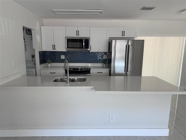 10 SW 5th Ct in Deerfield Beach, FL - Building Photo - Building Photo