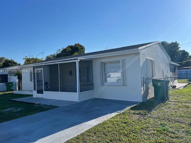 2820 SW 65th Ave in Miramar, FL - Building Photo - Building Photo