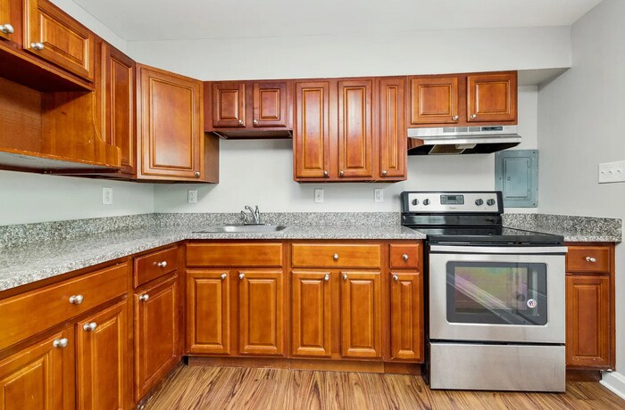 1399 Deanwood Rd in Parkville, MD - Foto de edificio