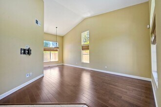 1198 Sunbright Dr in Oceanside, CA - Building Photo - Building Photo