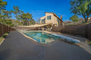 35315 Glenwall St in Agua Dulce, CA - Building Photo