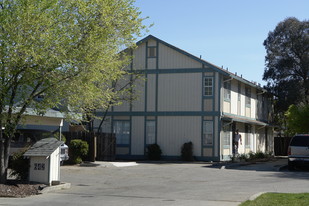 642 N L St in Livermore, CA - Building Photo