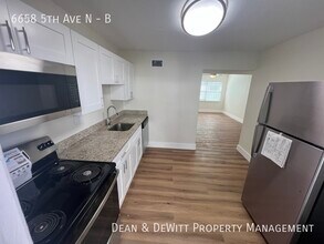 6658 5th Ave N-Unit -B in St. Petersburg, FL - Foto de edificio - Building Photo