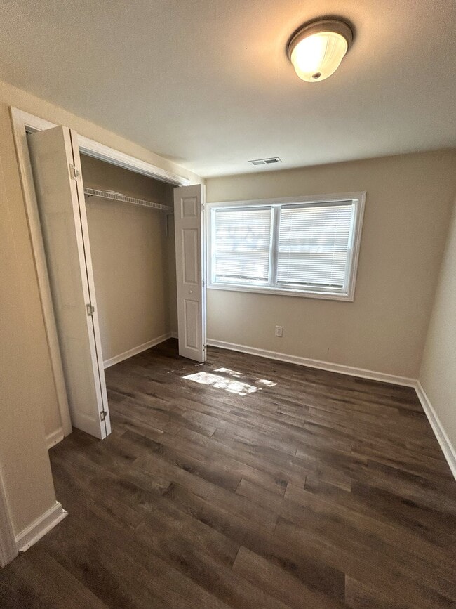 2405 Bay St in Morehead City, NC - Building Photo - Building Photo