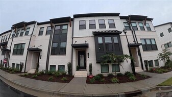 320 Cornett Wy in Lawrenceville, GA - Building Photo