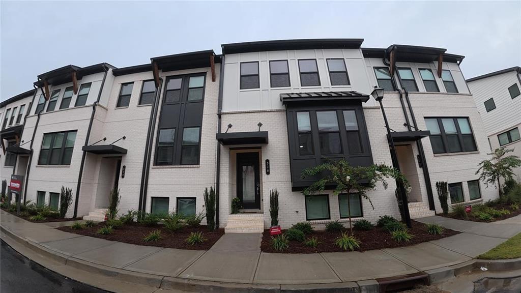 320 Cornett Wy in Lawrenceville, GA - Building Photo