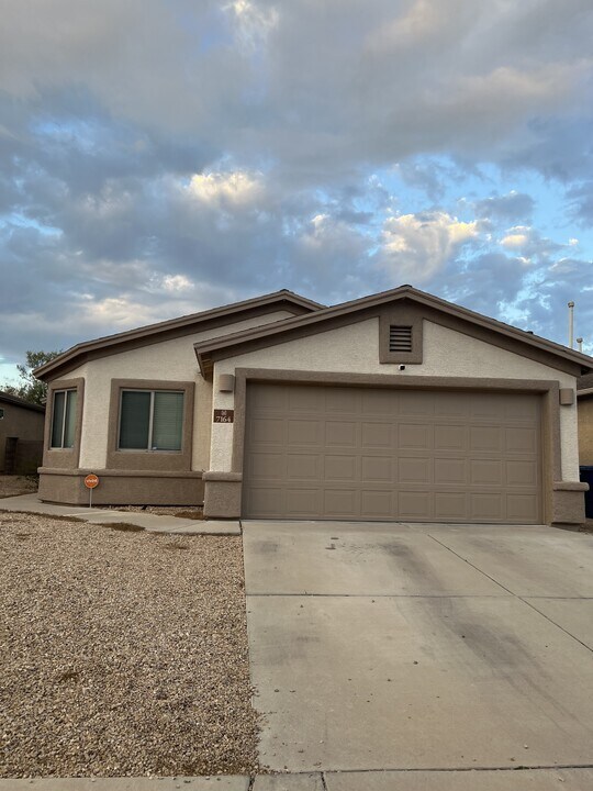 7164 S Shipmans Tale Ct in Tucson, AZ - Building Photo
