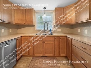 5352 Queensbury Dr SE in Kentwood, MI - Building Photo - Building Photo