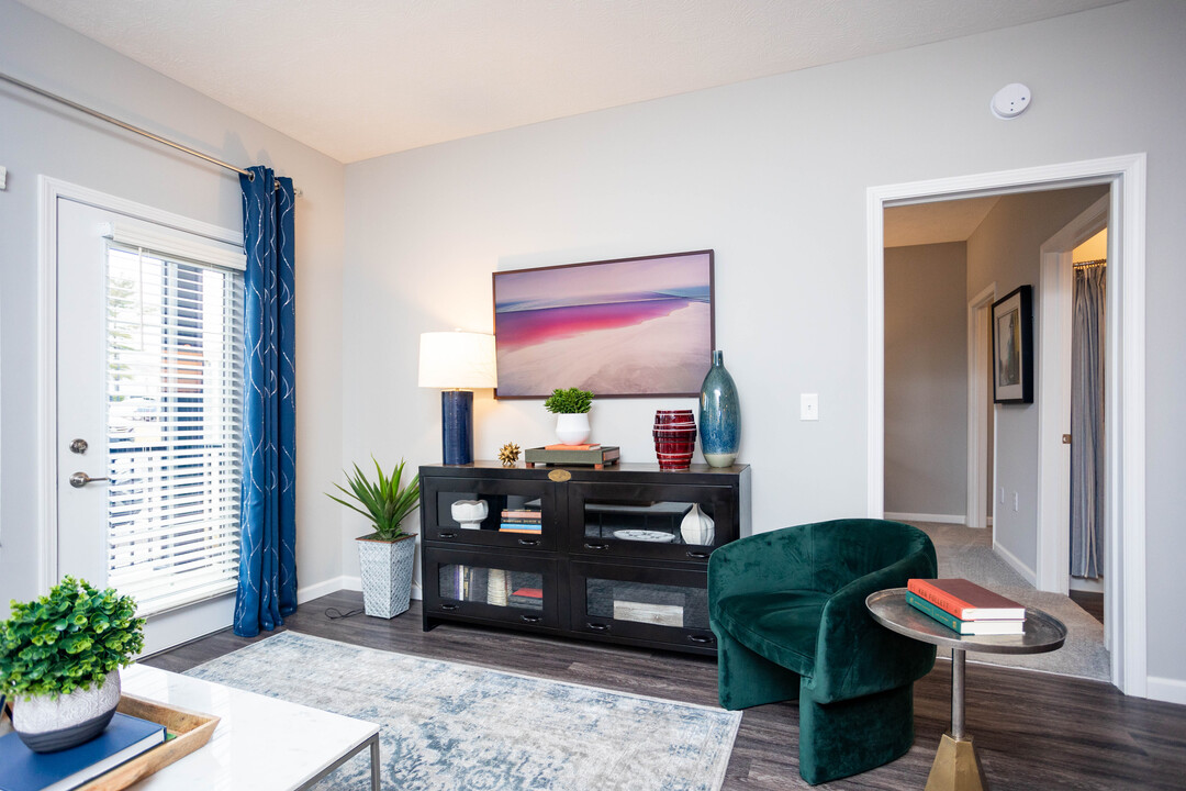 Elan Park Apartments in Columbus, OH - Building Photo