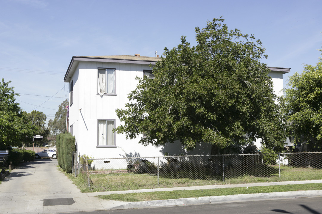 6217-6221 1/2 Emil Ave in City Of Commerce, CA - Building Photo