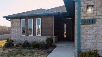 401 Irish Ln in Yukon, OK - Building Photo