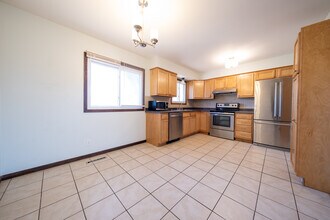 2288 13th Ave E in North St. Paul, MN - Building Photo - Building Photo