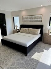 201 Bedford Dr in Beverly Hills, CA - Building Photo - Building Photo