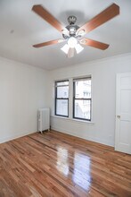 4254 N Clark St in Chicago, IL - Foto de edificio - Building Photo