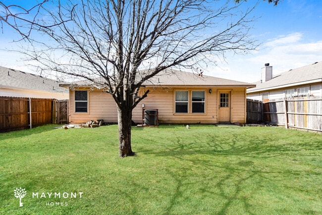 3110 Dusty Oak Dr in Dallas, TX - Building Photo - Building Photo