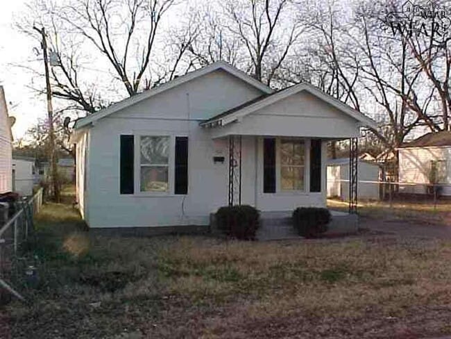 property at 502 Rosewood St