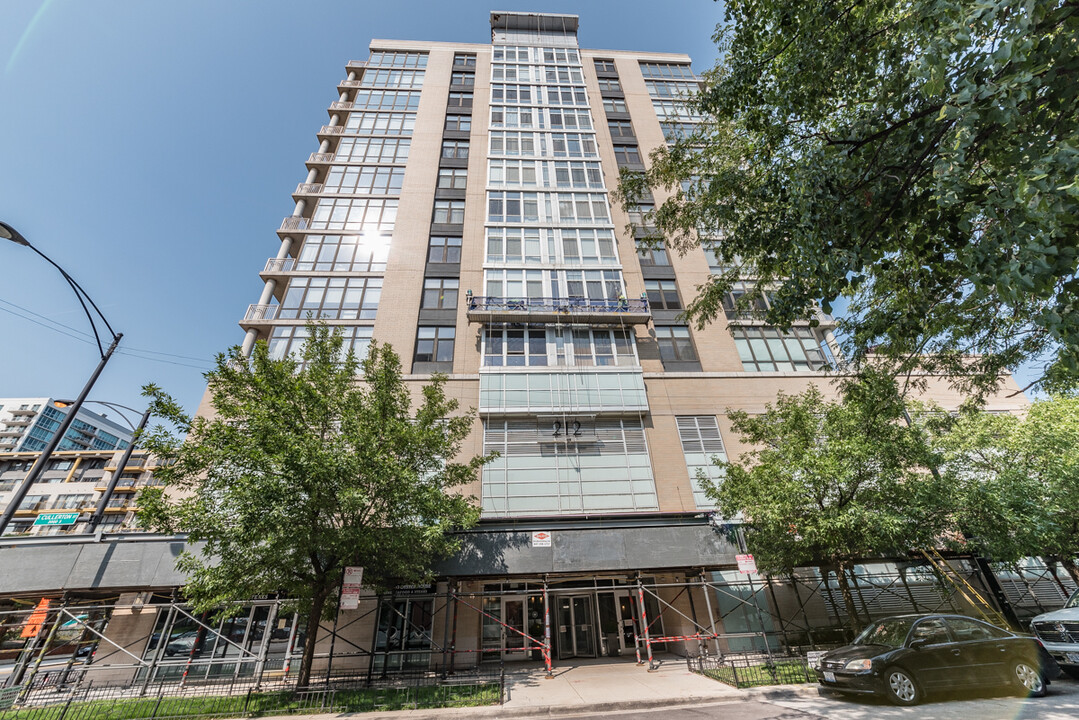 212 E Cullerton St, Unit 1207 in Chicago, IL - Building Photo
