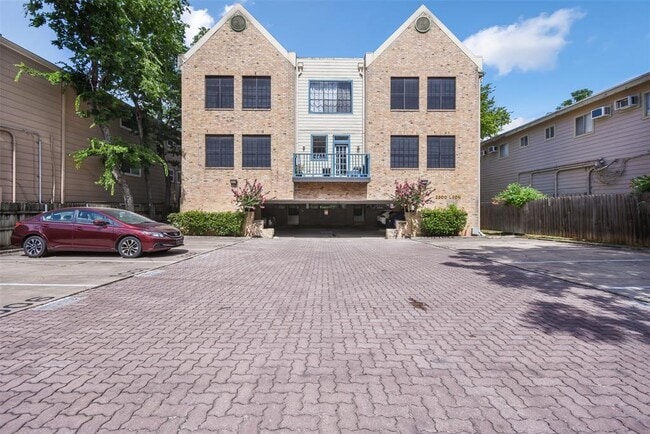 property at 2300 Leon St